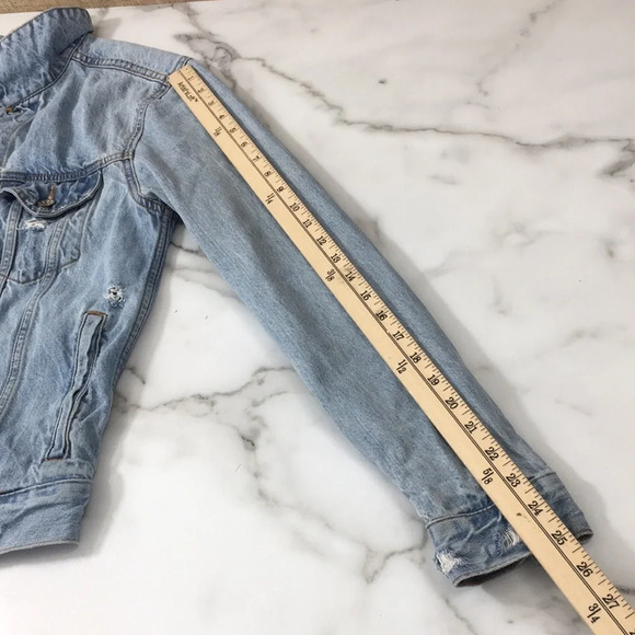BDG Jean Jacket Womens XS Button Front Light Wash Cotton Distressed‎ Denim - Picture 10 of 11